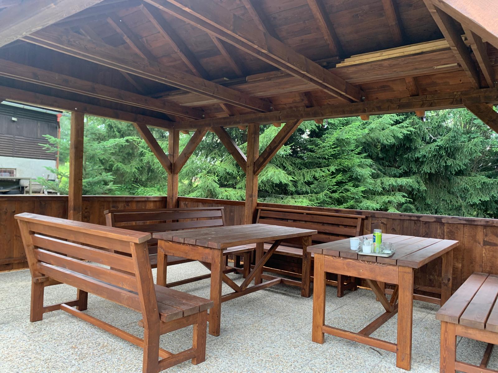 Pergoly a přístřešky